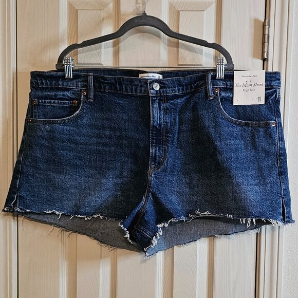 Abercrombie & Fitch The Mom Short High Rise - Picture 1 of 6